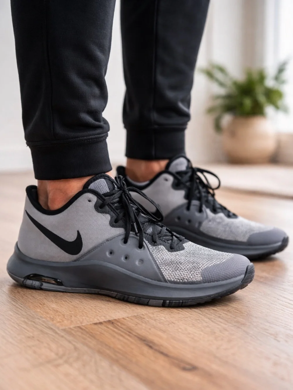 Nike Air Versitile III Basketball Shoes in the Atmosphere Grey and Black Sz 12
